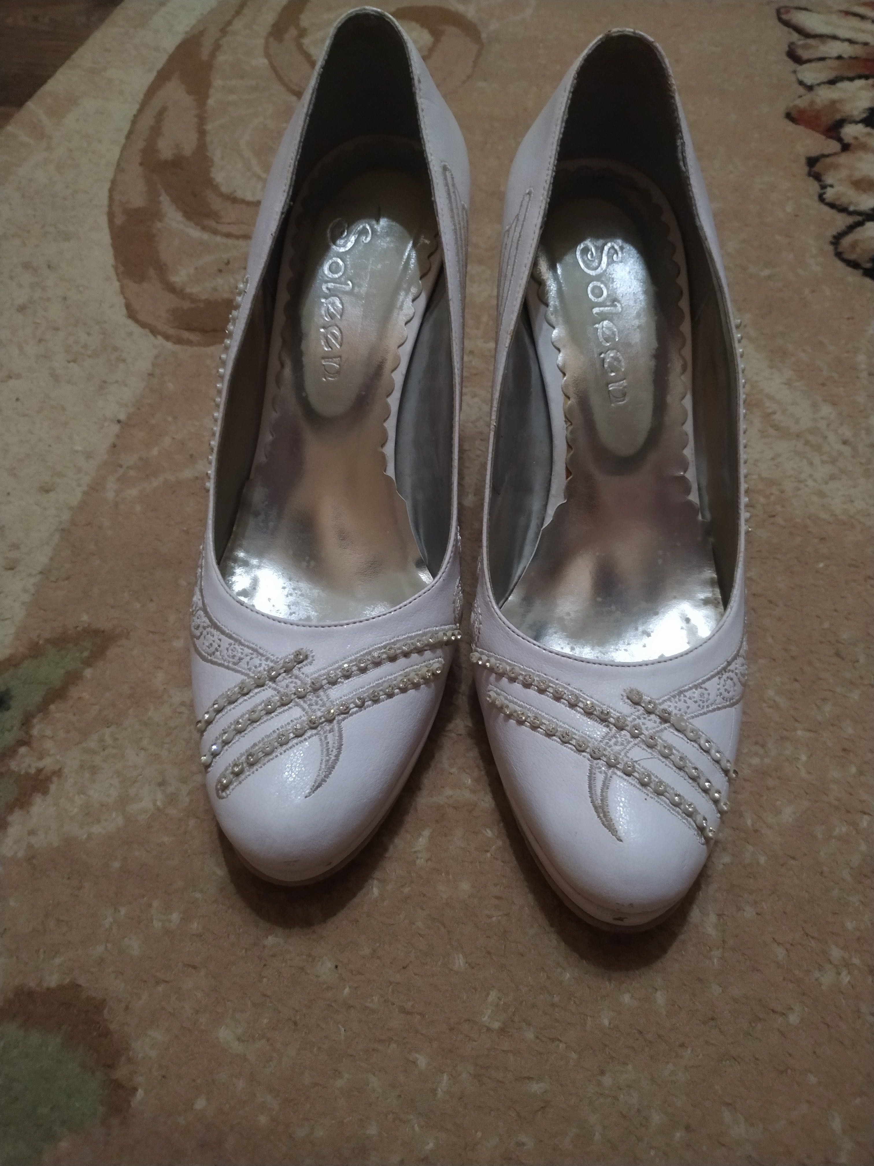 Весільні жіночі туфлі