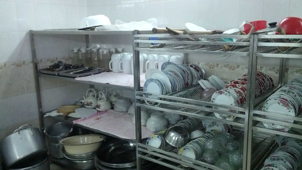 Стіл нержавіюча сталь,  мийка , стелаж , витяжка професійне обладнання