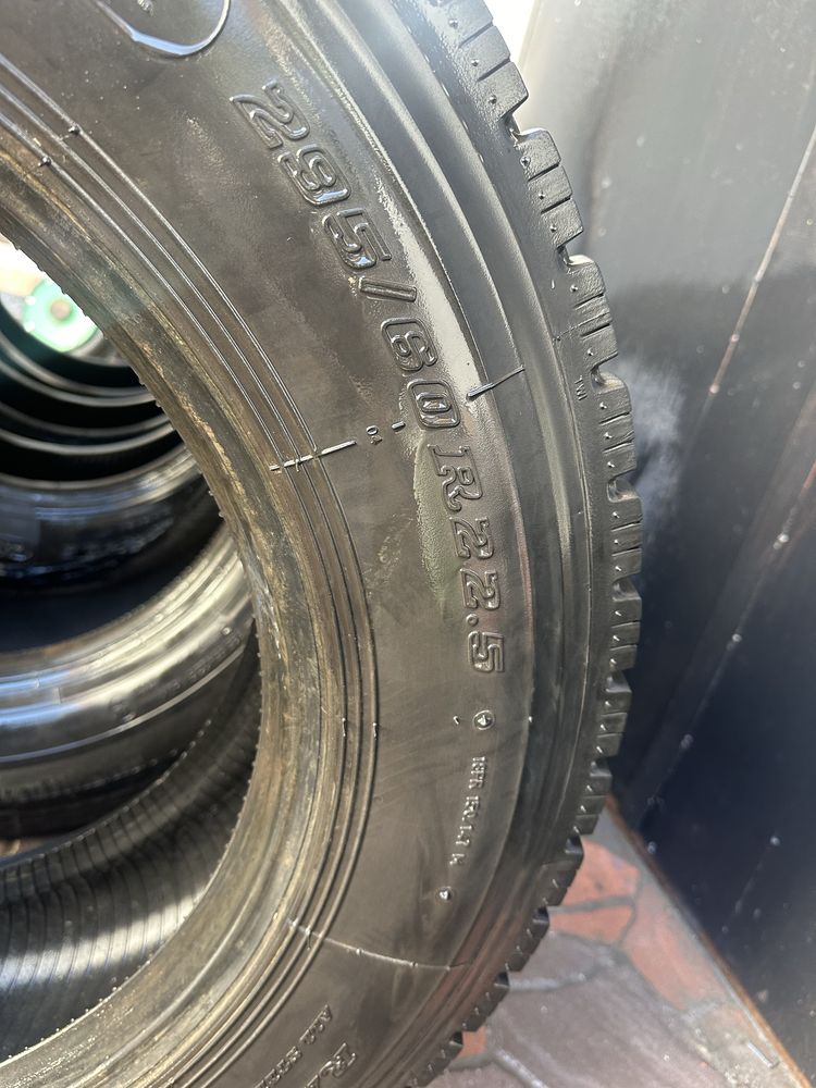 Шина 295/60 R22.5 LongMarch LM 329