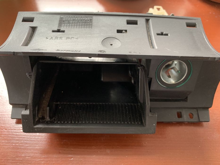 Попільничка з прикурювачем для Skoda SuperB