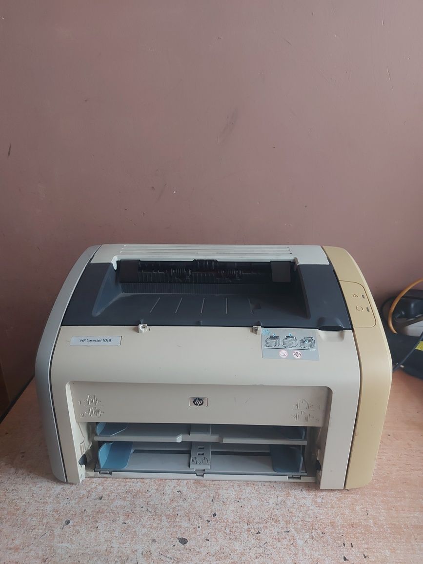 Drukarką Hp Laserjet 1018