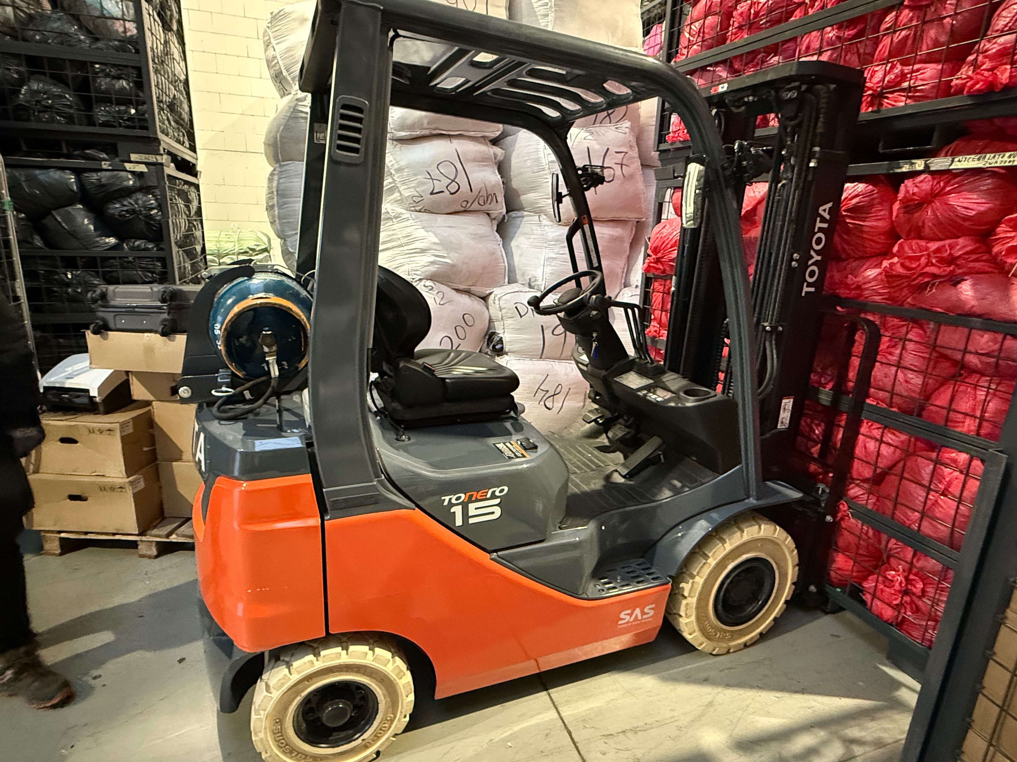 TOYOTA 02-8FGF15 1500kg maszt TRIPLEX FSV 4700mm