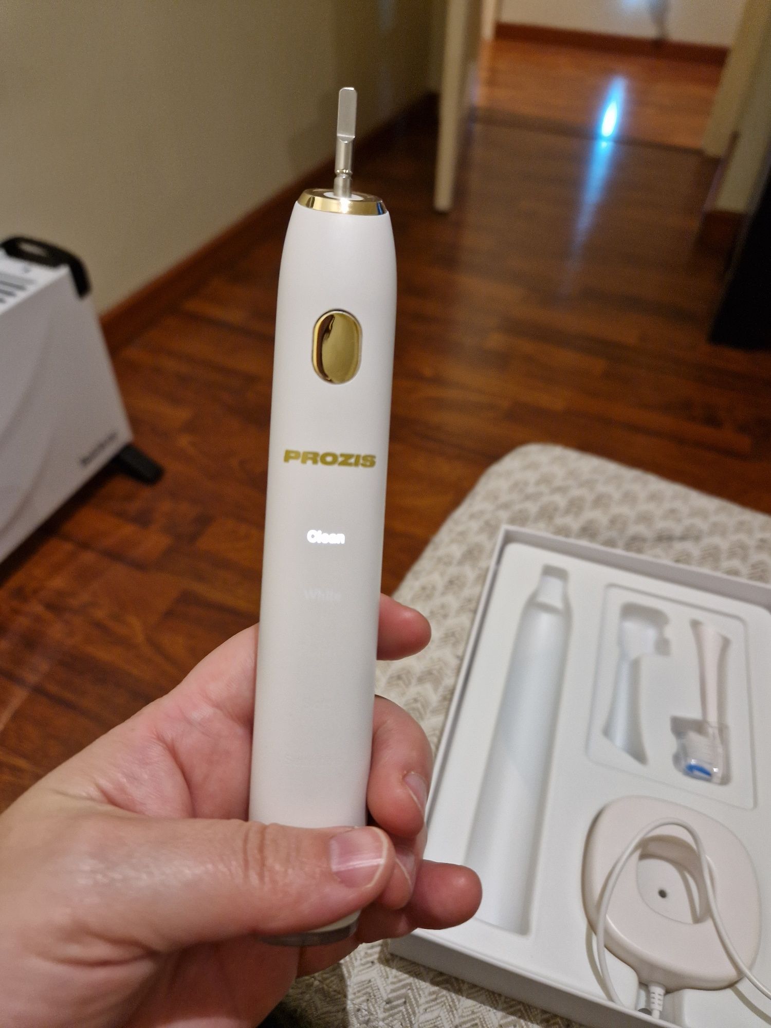 Escova de dentes electtrica Prozis (ultrasonic toothbrush)