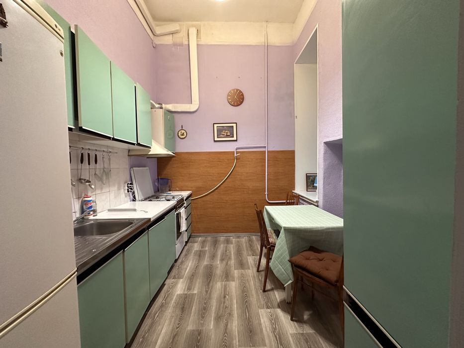 Стрілецька 6/7, метро Золоті ворота. Центр, 1к кв.