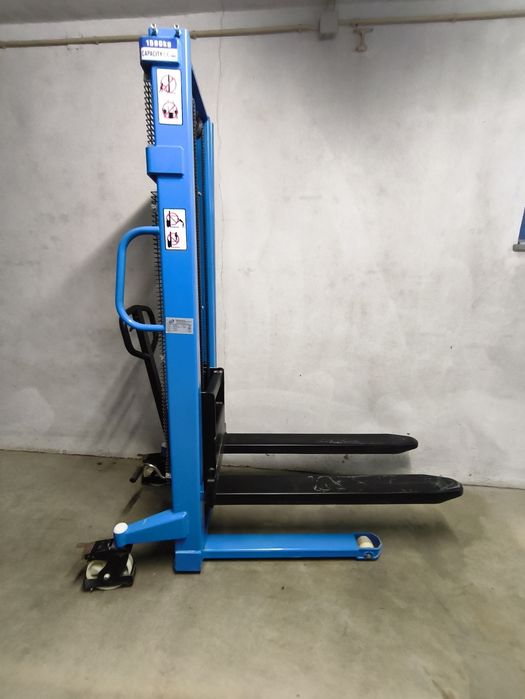 Stacker manual a 3 metros