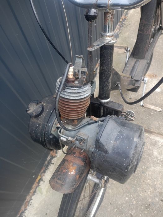 Stary rower z silnikiem PRL solex