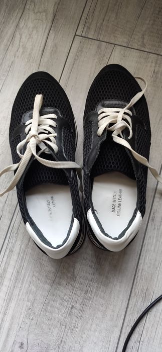 Продам кожаные кроссовки,за 180гривен