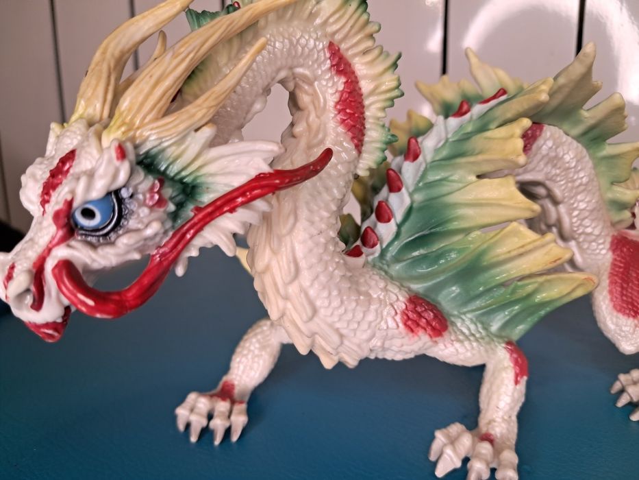 Auruun Smok 70446, model z 2011 - model smoka z krainy elfów Bayala.