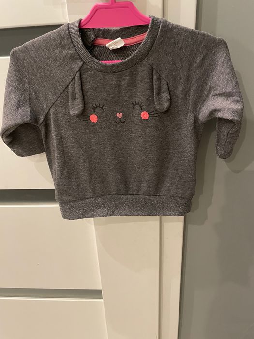 Bluza r 68 z HM z uszkami