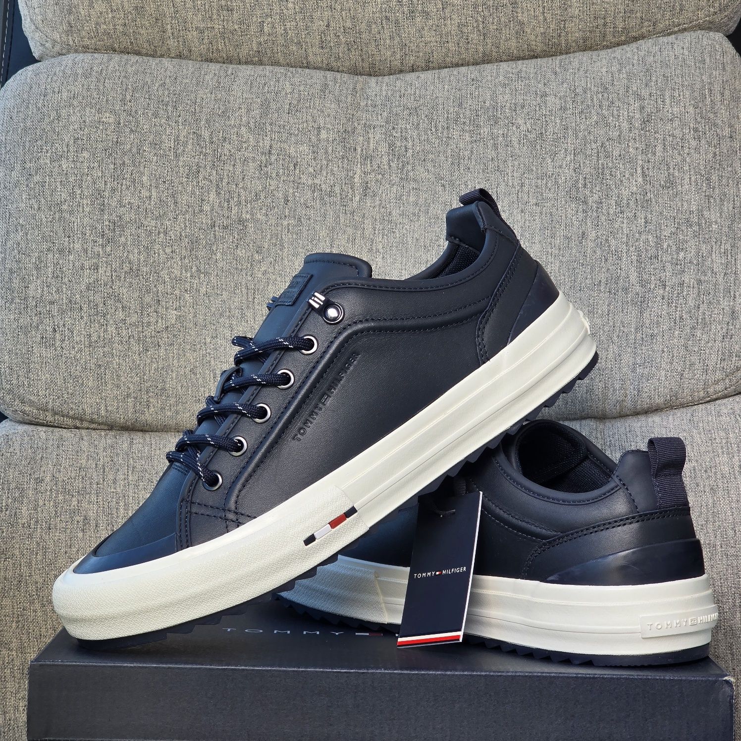 Шкіряні кросівки Tommy Hilfiger
41,42,43,44,45