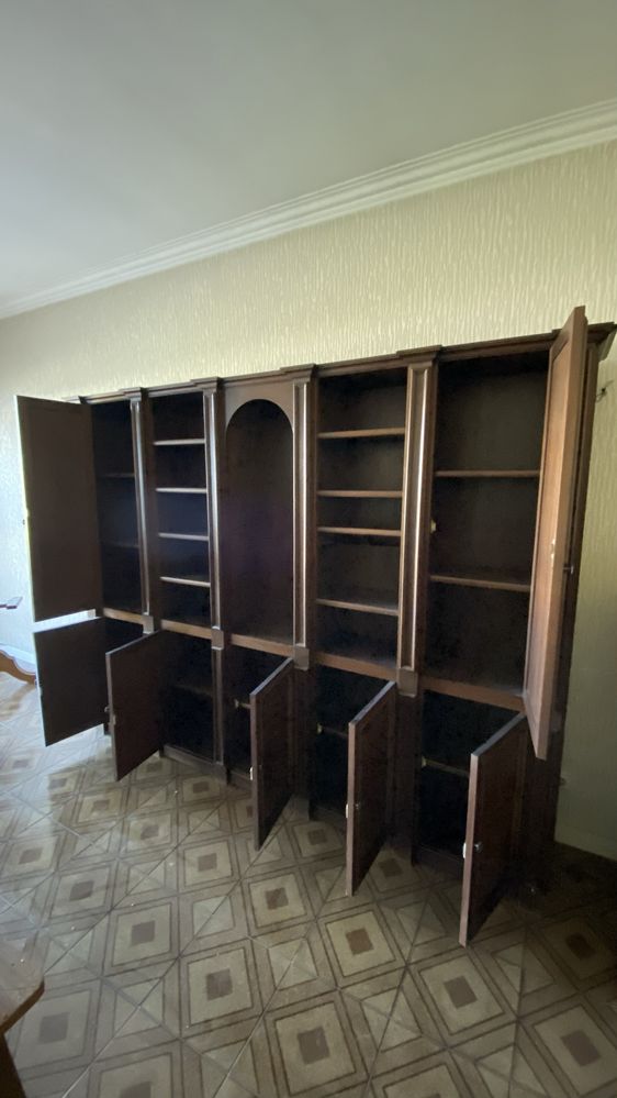 Movel em castanho maciço 2,50x2,00