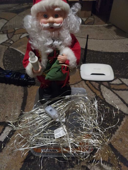 Дед мороз музыкальный и герлянда