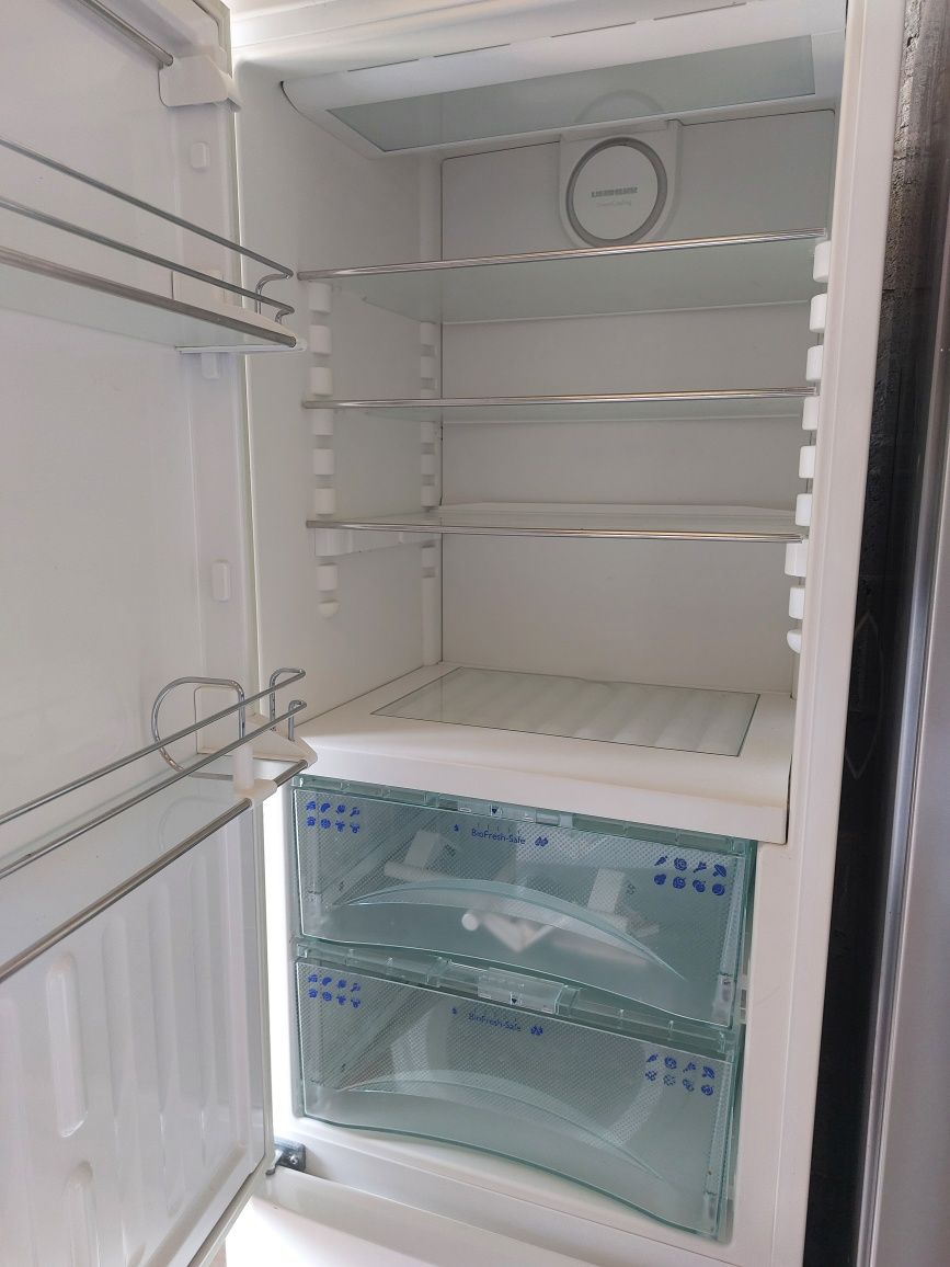 Холодильник Liebherr noFrost висота 2.05 см.