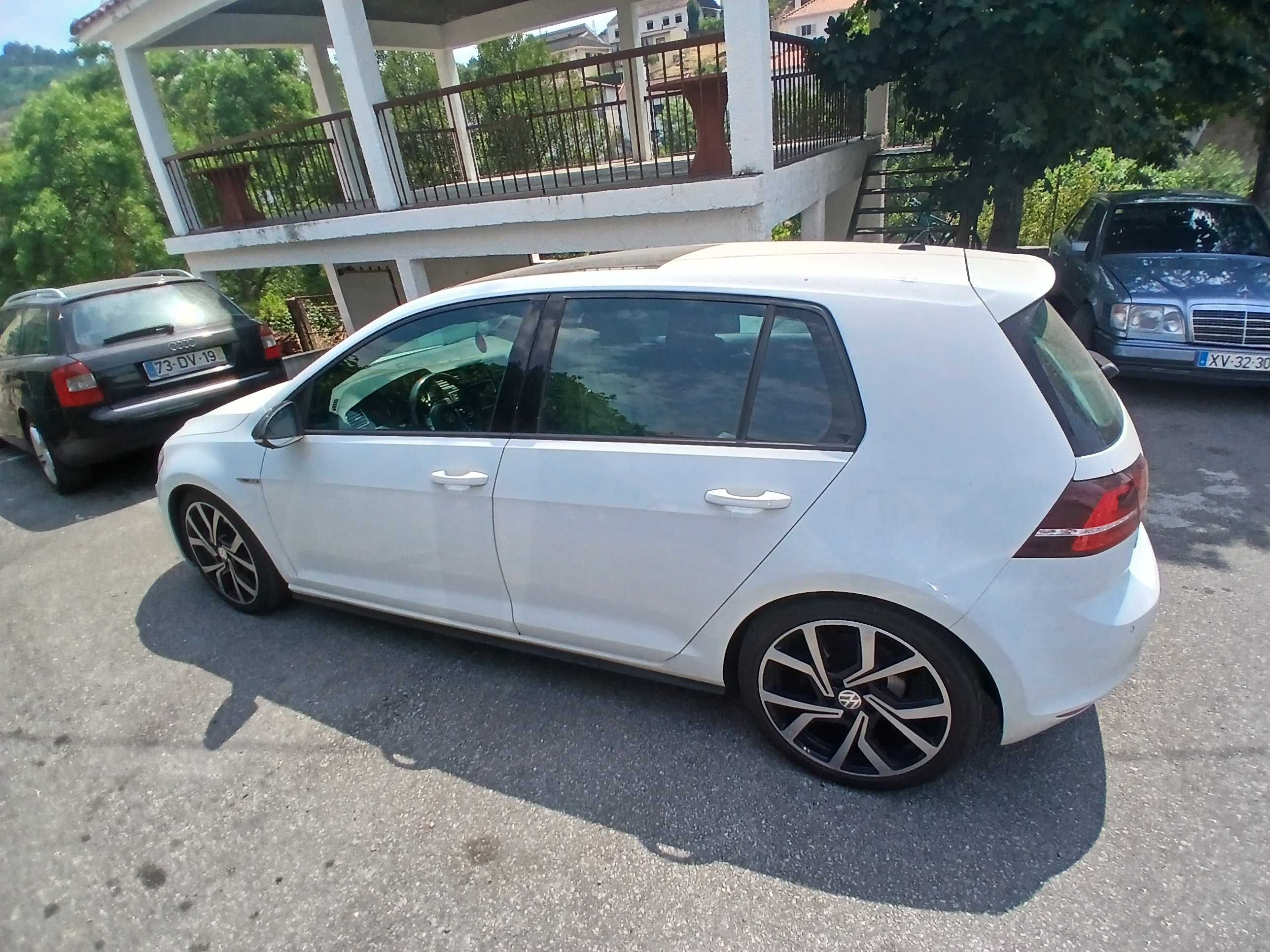 Golf GTE bem estimado.