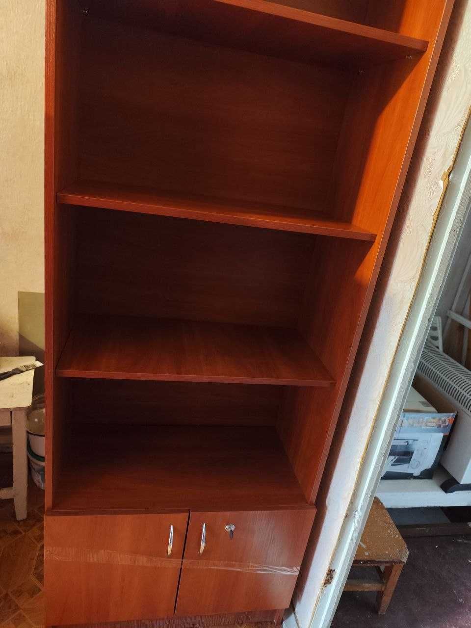 Шкафы платяной и книжный