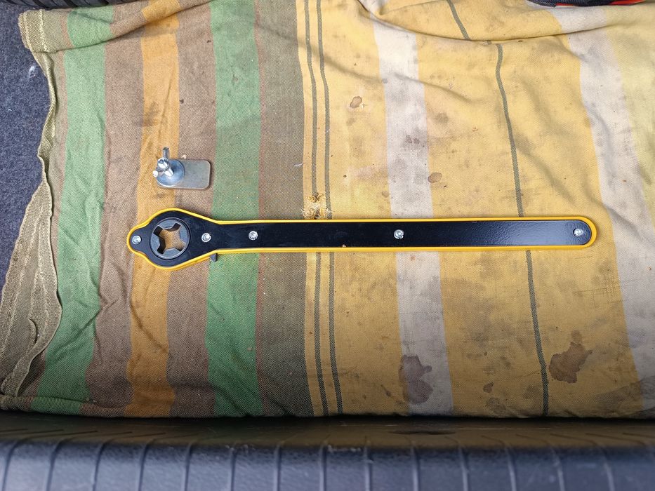 Ручка трещотка для домкрата с переходником