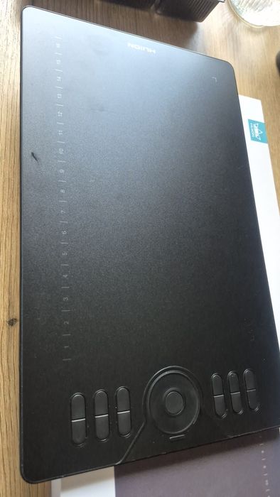 Tablet graficzny huion hs610