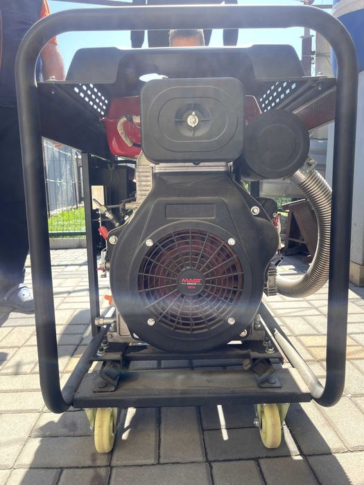 Дизельный генератор 8 кВт однофазный YH11000AE MAST GROUP