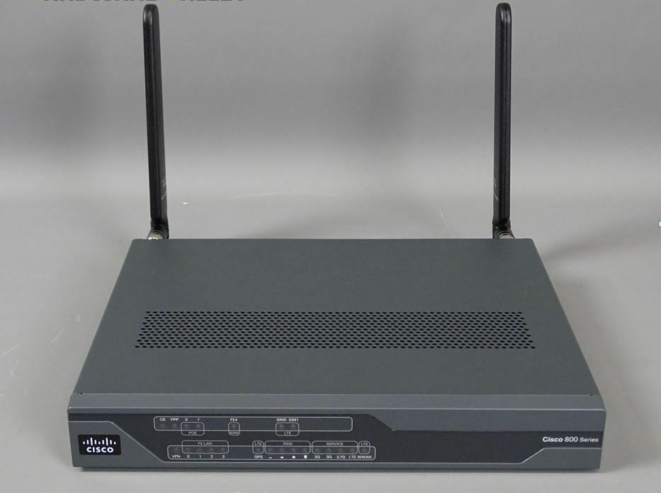 Router Cisco 881-4G Secure Fast Ethernet com Multi-Mode 4G LTE