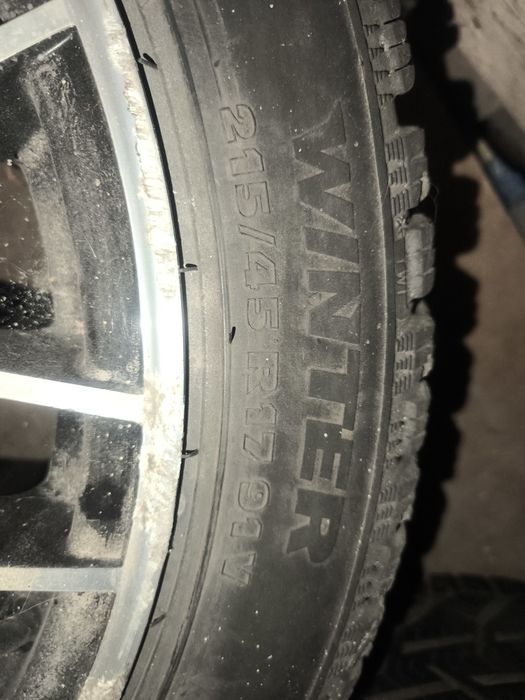 Диски Акура+ гума зима R17 215/45  5*114*3