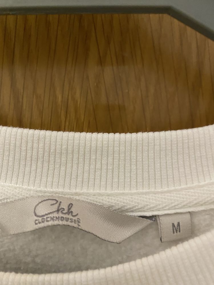 Camisola branca com estampado de letras