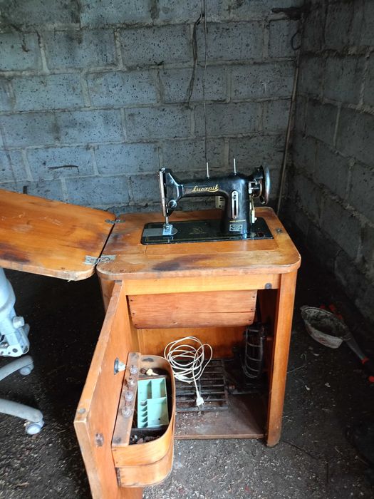 Maszyna do szycia Łucznik