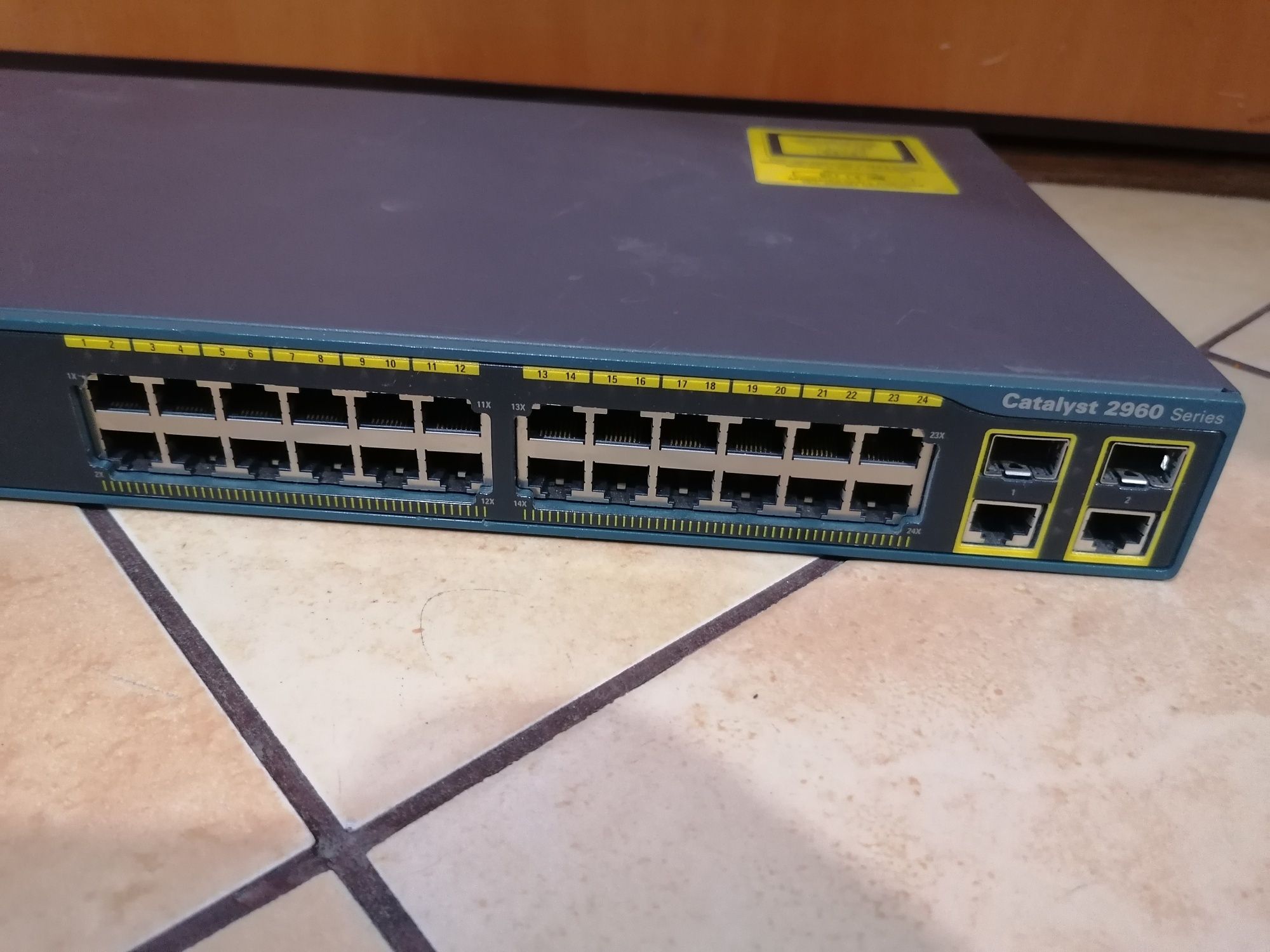 Sprawny CISCO 2960 Switch Model WS-C2960-24TC-L