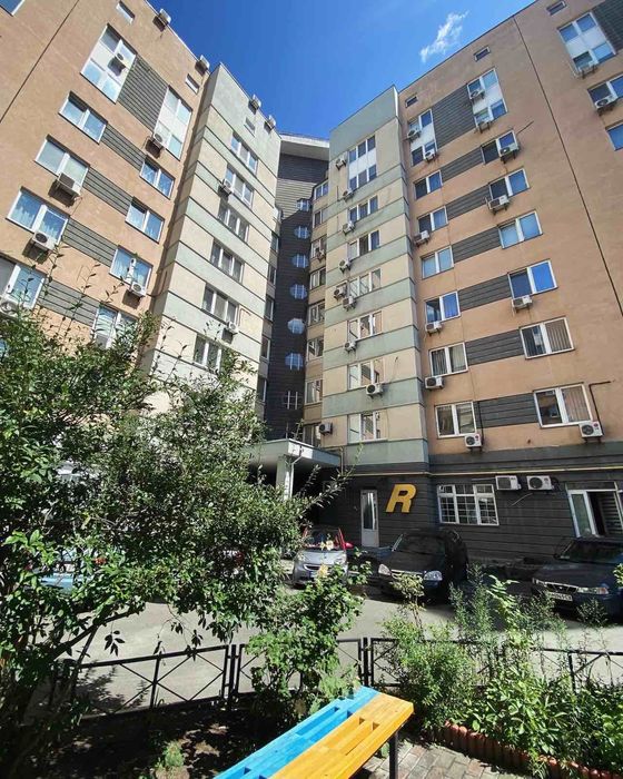 Офіс 29м2 приміщення кабінет магазин салон Лівобережна шоурум студія