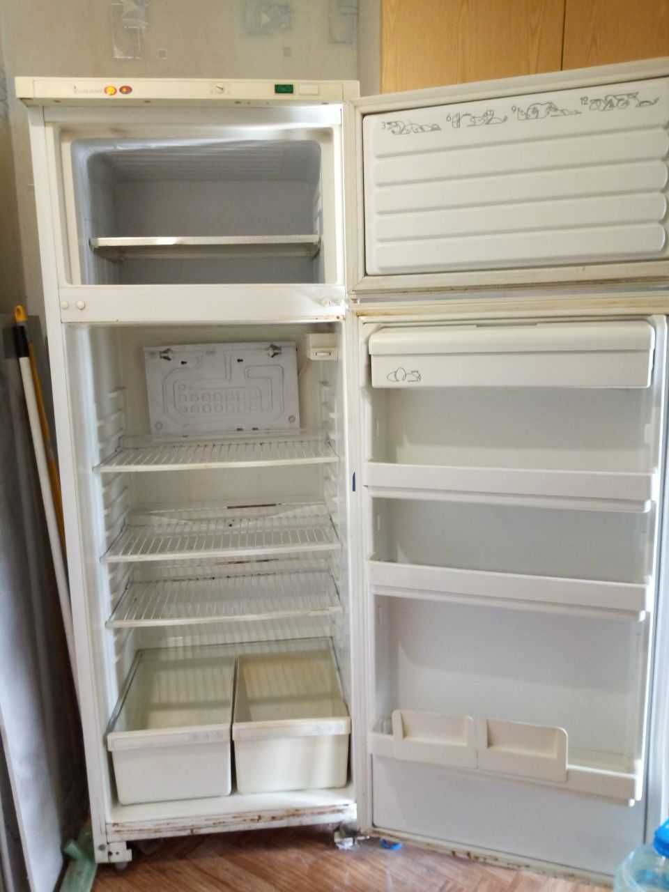 Холодильник "Атлант" б/у (с морозилкой)