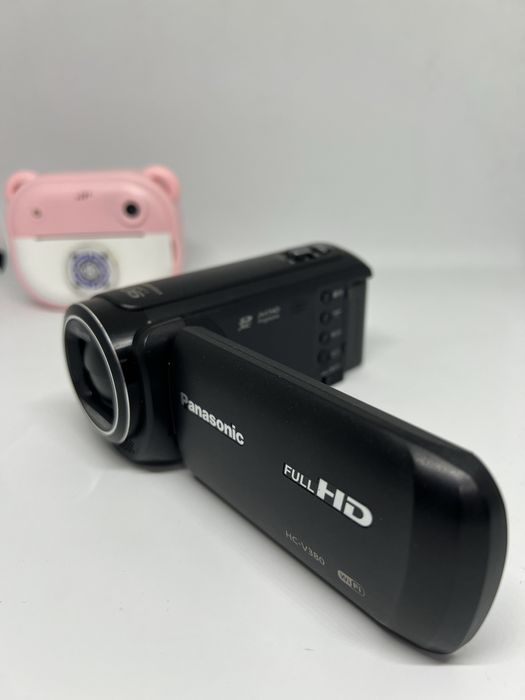 Відеокамера Panasonic hc-v380