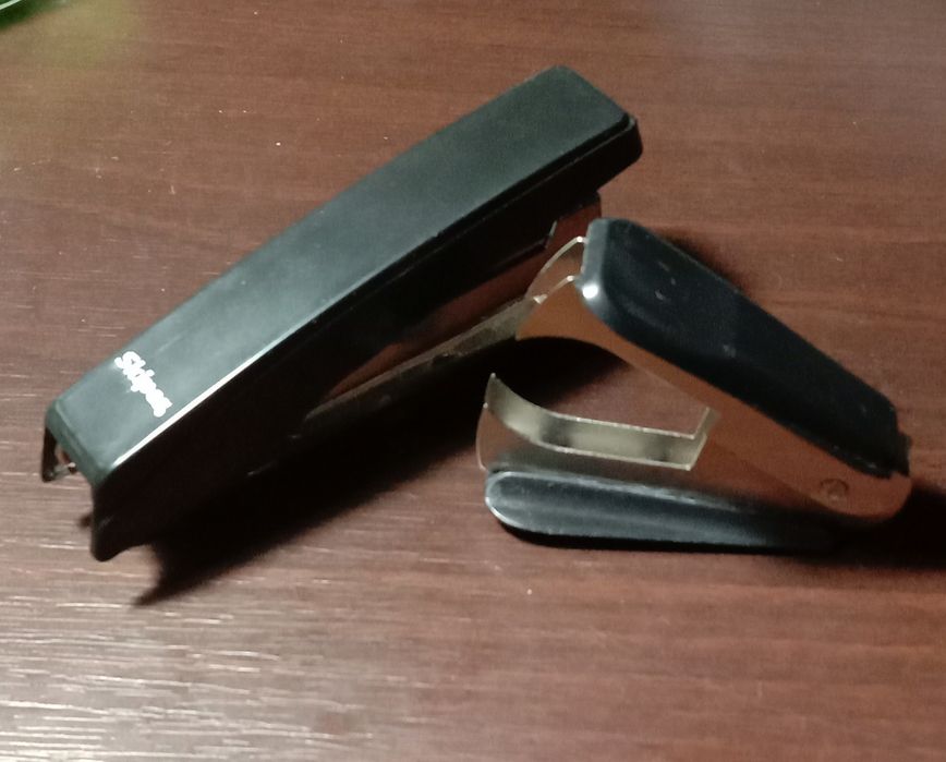 Степлер канцелярский «Skiper» черного цвета №10 и антистеплер