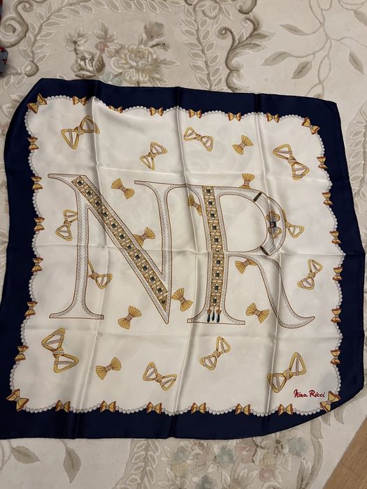 Шовкова хустка Nina Ricci