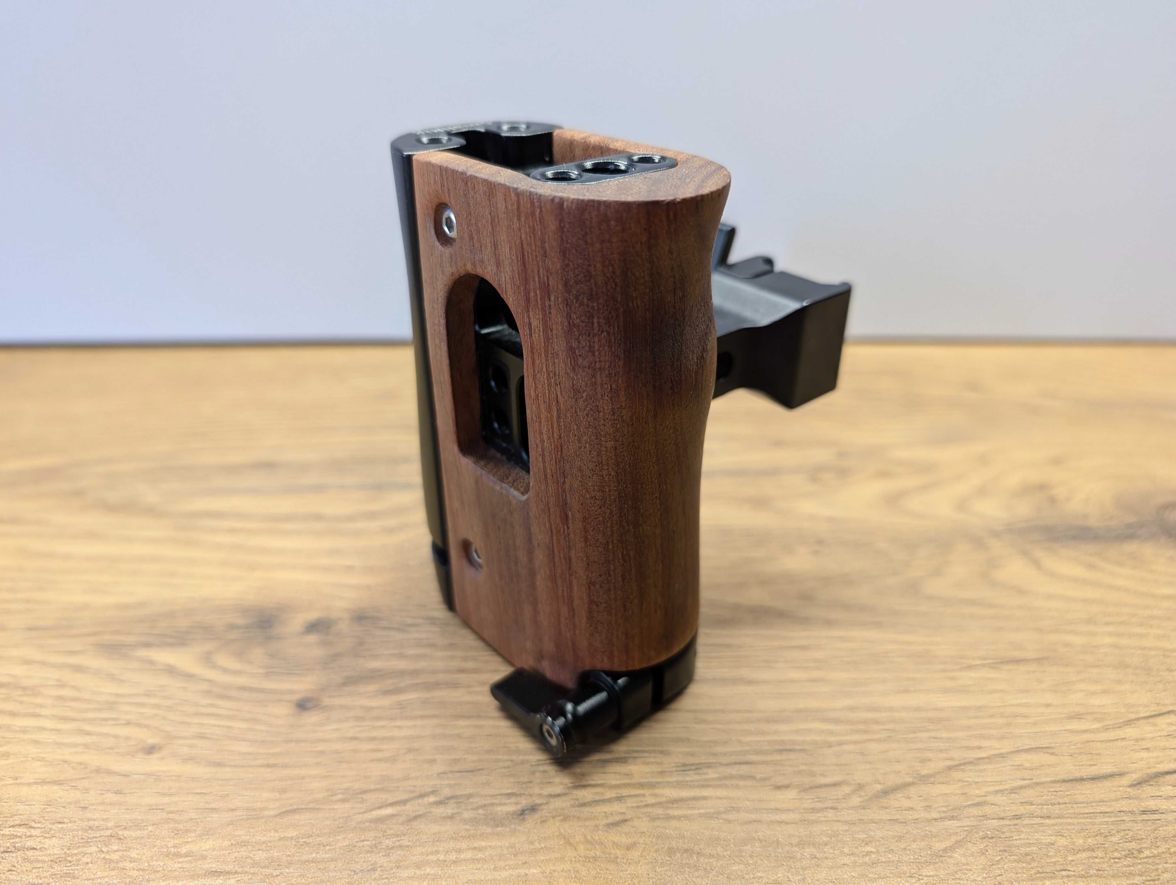 Kamera ZCAM E2 + klatka SmallRig + uchwyt NATO ze slotem na SSD T5