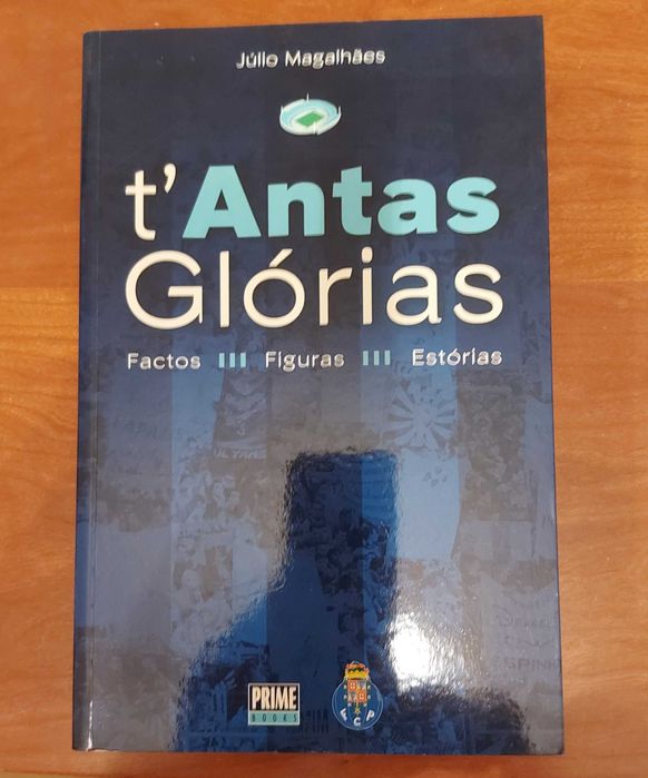 Lote de livros do FC Porto - autoria Júlio Magalhães