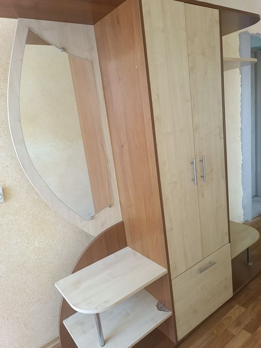 Продам прихожу  бу.