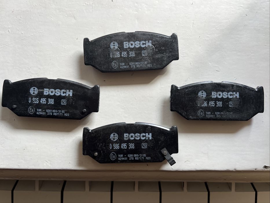 Продам тормозные колодки Bosch Suzuki Swift