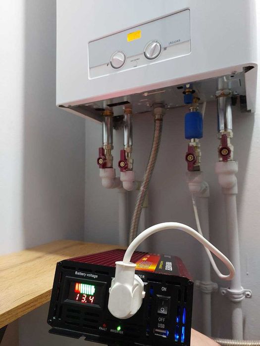 Инвертор Power Inverter AC/DC LCD 12v -220v 4000W Для насосов, котлов