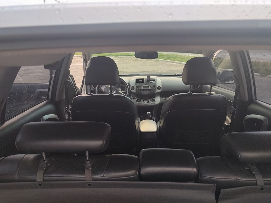 Aвтомобіль Toyota Rav 4 2006