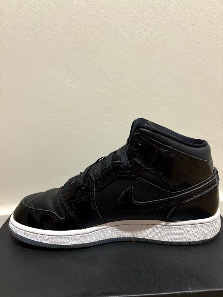 Air Jordan 1 Mid SE czarne skórzane