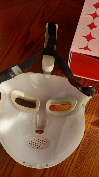 Продам лед маску і масажер для лиця відомих фірм .