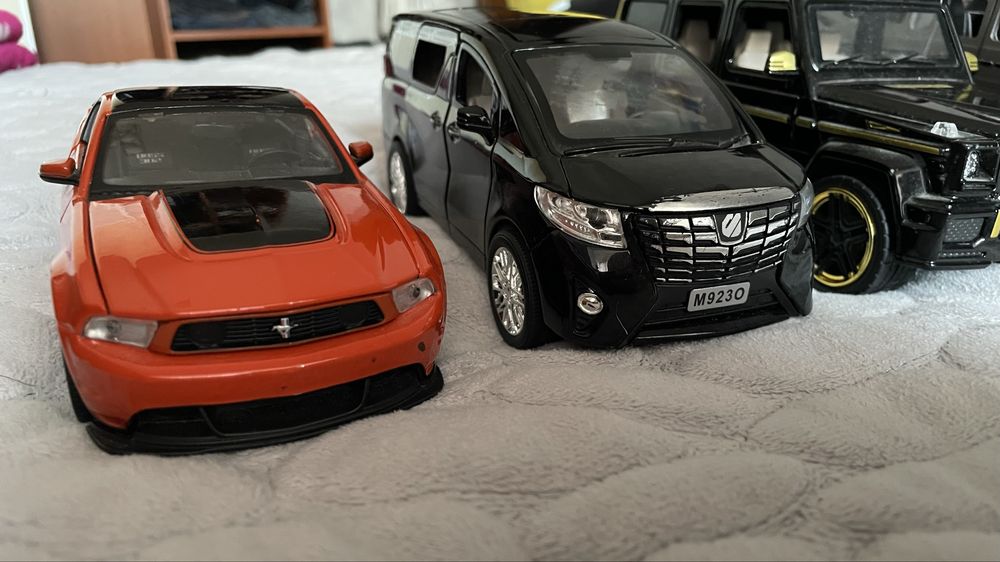 Продам металеві машини розмір 1:24