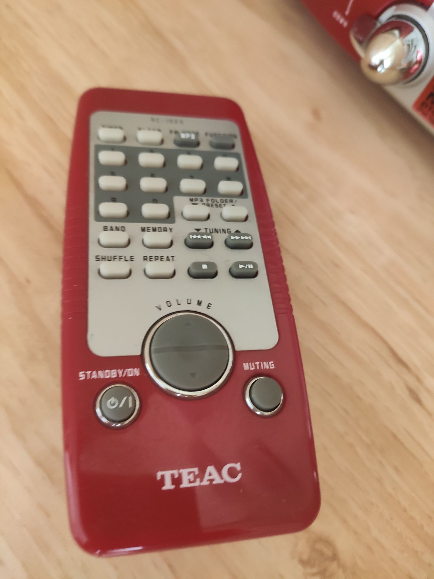 MP3/CD-програвач Teac SL-D900 з підтримкою флеш-накопичувачів