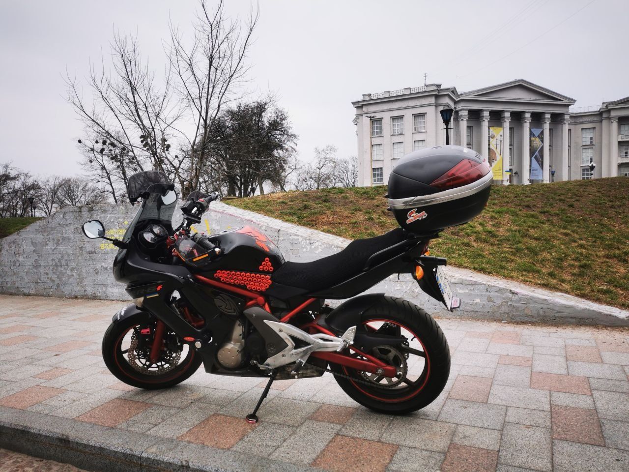 Мотоцикл Kawasaki Er 6F