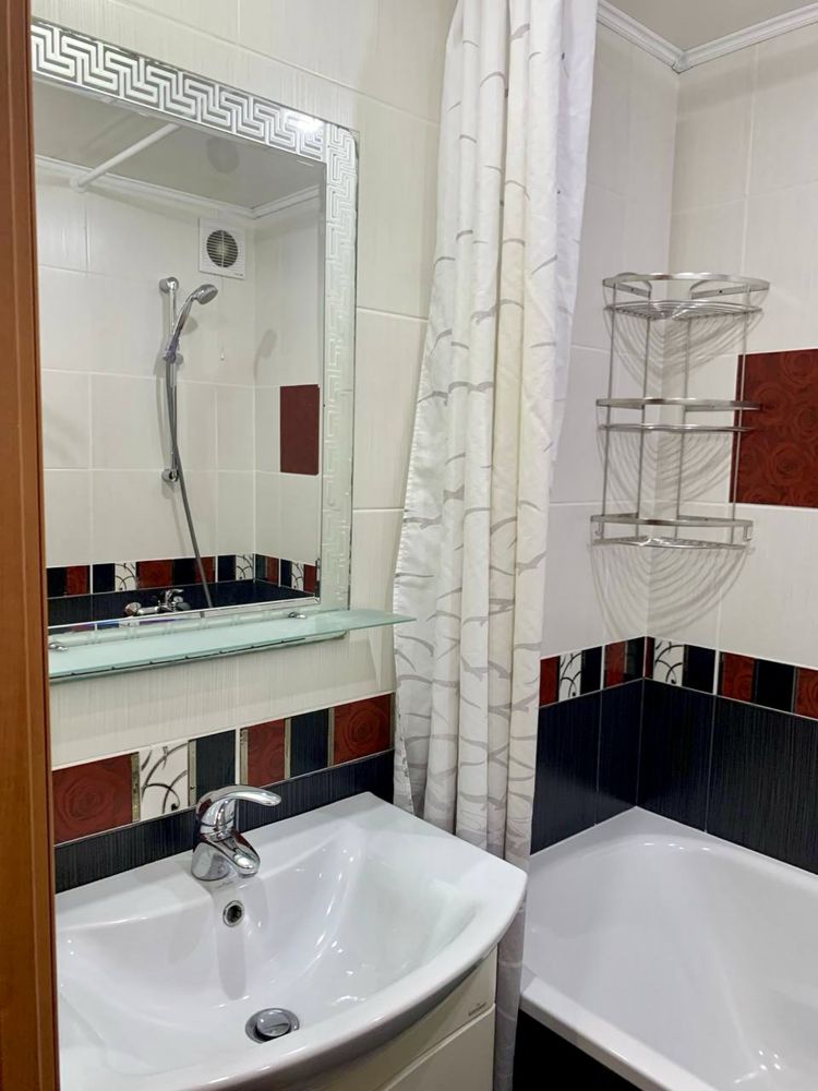 Продам 2 ком квартиру Бородинский , Великий Луг,  ул. Зеленая