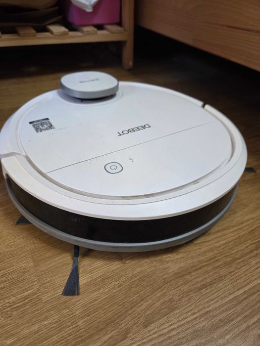 Робот пилосос Ecovacs Deebot 900