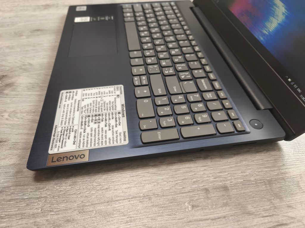 Мощний ноут Core i5-10th/SSD/DDR4/FullHD/для навчання/великий ноут