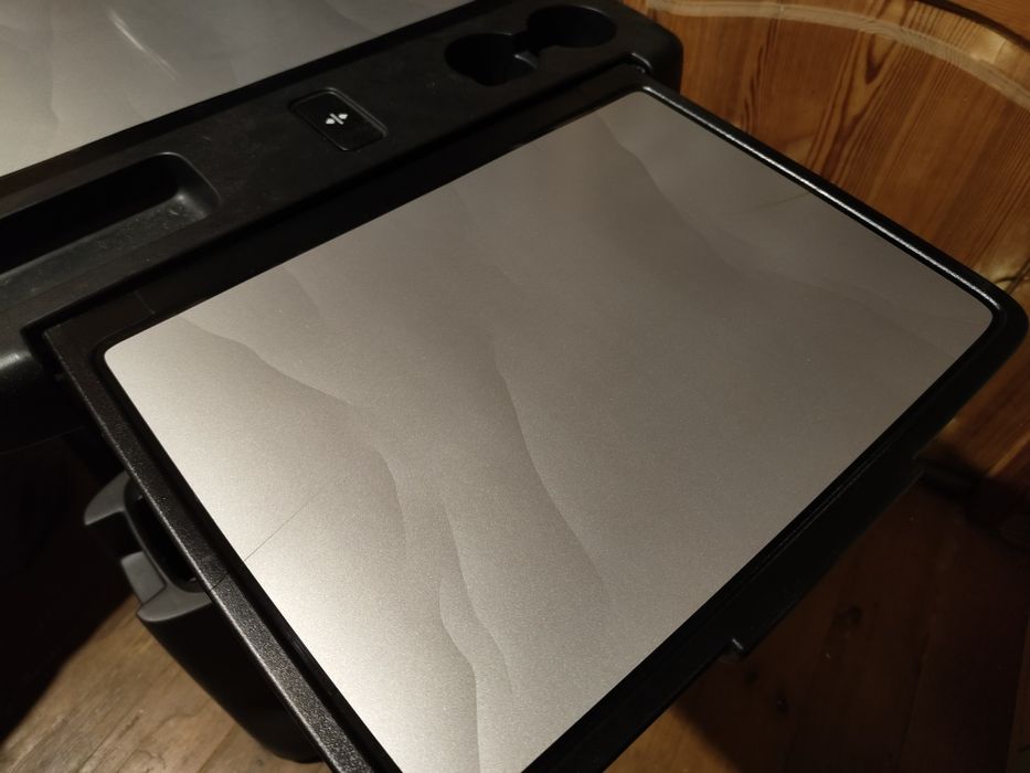 A 639 816 06 01 9051 СТОЛИК MERCEDES V CLASS W447