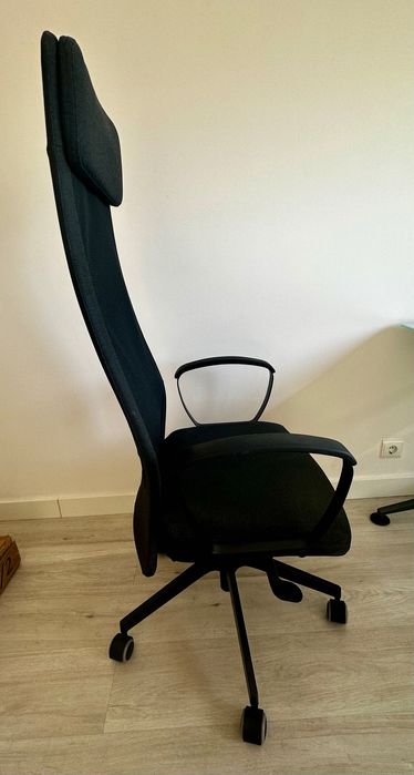 Conjunto de Secretaria com cadeira MARKUS do IKEA