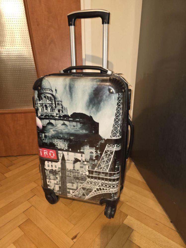 Walizka w bardzo dobrym stanie