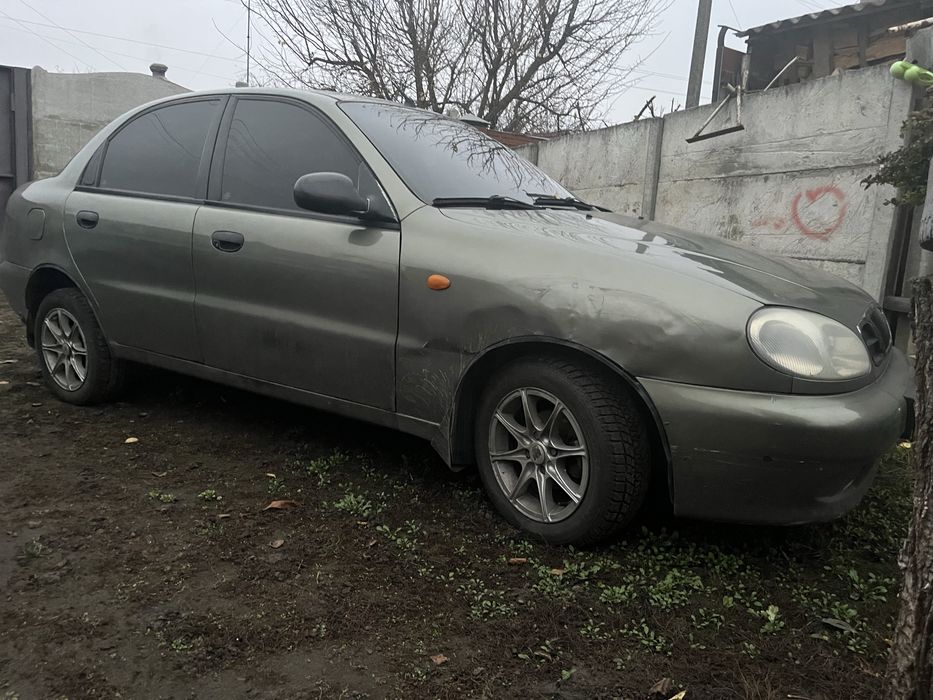 Продам                                                        Ланос.